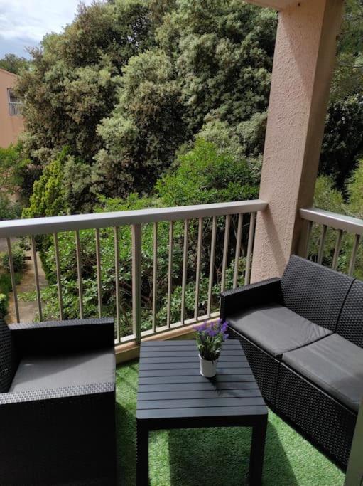 Charmant Studio Climatise 24 M2 Terrasse A 100M De La Plage Saint-Mandrier-sur-Mer Luaran gambar