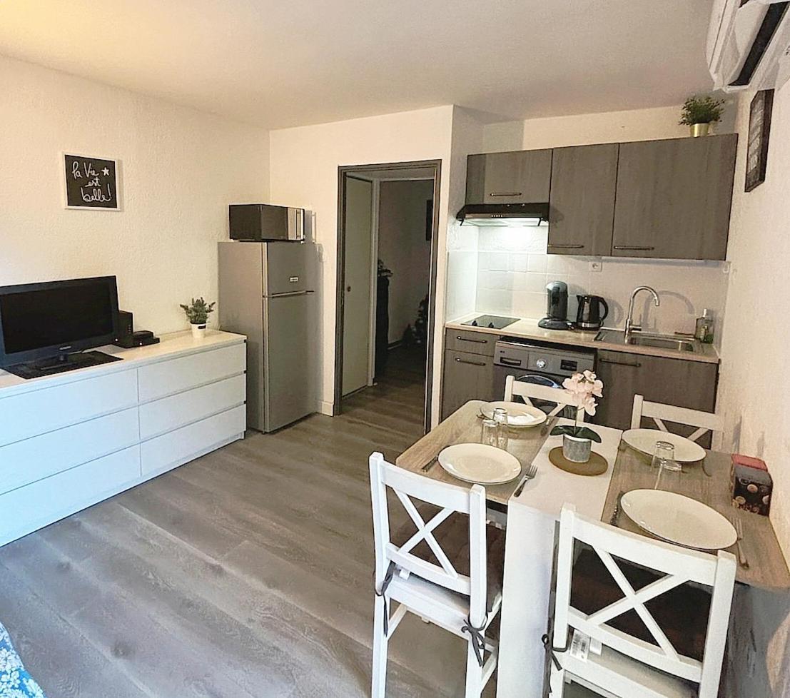 Charmant Studio Climatise 24 M2 Terrasse A 100M De La Plage Saint-Mandrier-sur-Mer Luaran gambar