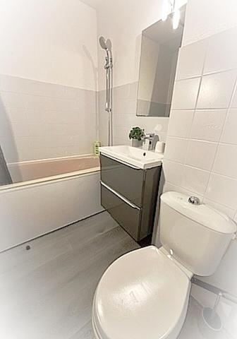 Charmant Studio Climatise 24 M2 Terrasse A 100M De La Plage Saint-Mandrier-sur-Mer Luaran gambar